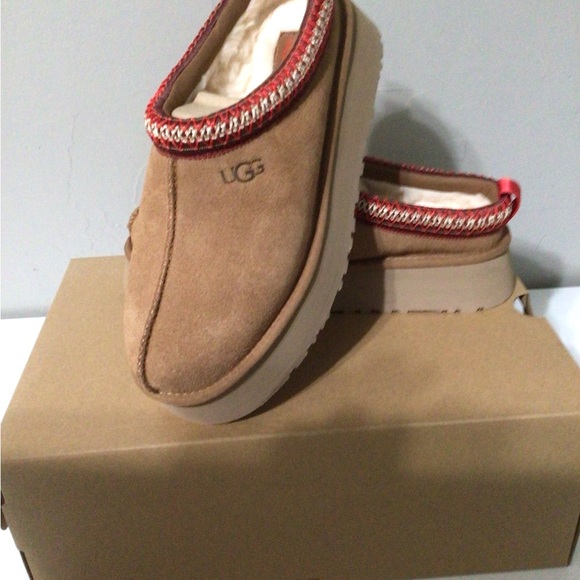 UGG Women’s Tazz Platform Tasman Slippers/Shoes- Chestnut Size 8, NWT - Picture 4 of 8